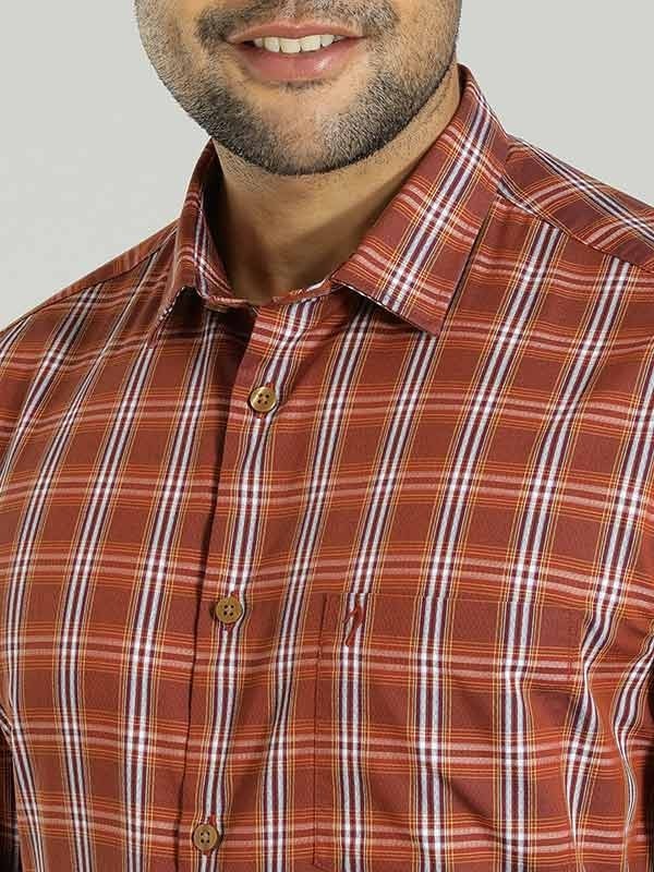 Indian Terrain Men Checkered Maroon Shirt